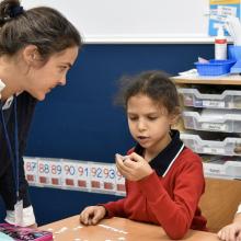 Accompagner chaque élève dans un parcours de réussite scolaire en misant sur la personnalisation et l’épanouissement.